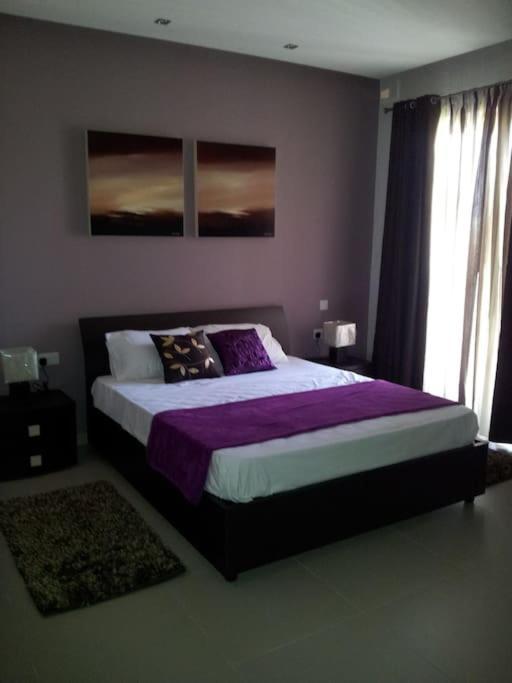 Sunny 2 Bedroom, 2 Bathrooms, Seaside Apt. Sliema Esterno foto
