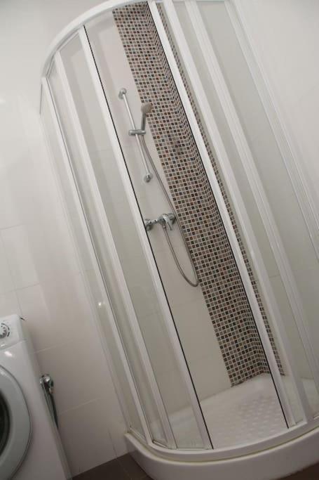 Sunny 2 Bedroom, 2 Bathrooms, Seaside Apt. Sliema Esterno foto