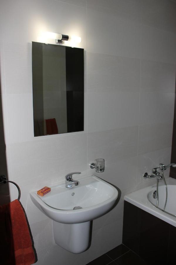 Sunny 2 Bedroom, 2 Bathrooms, Seaside Apt. Sliema Esterno foto