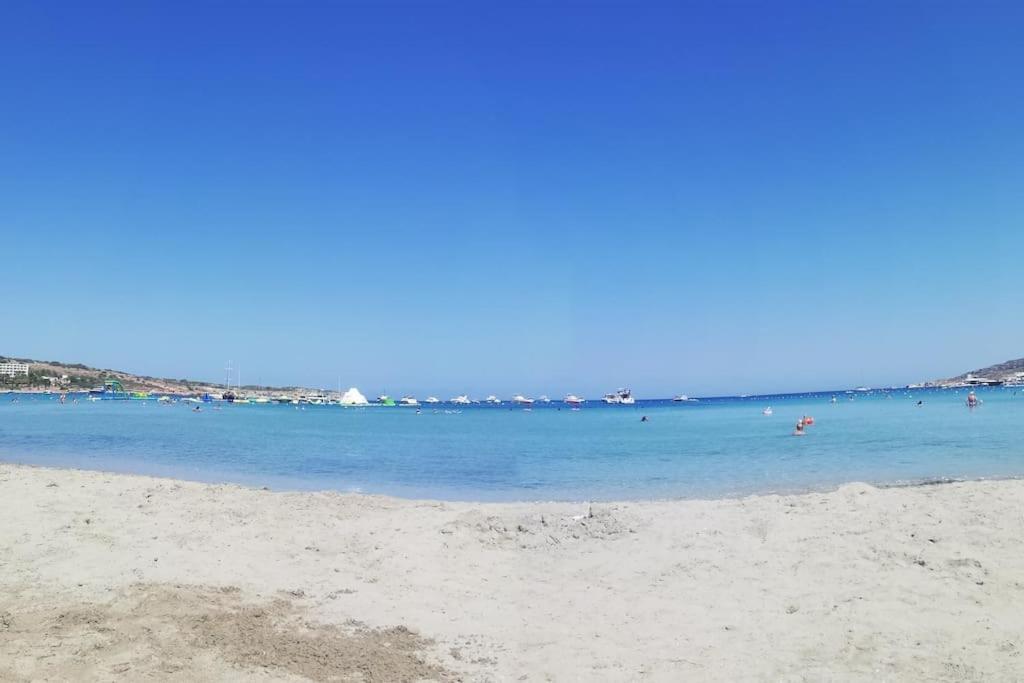 Sunny 2 Bedroom, 2 Bathrooms, Seaside Apt. Sliema Esterno foto